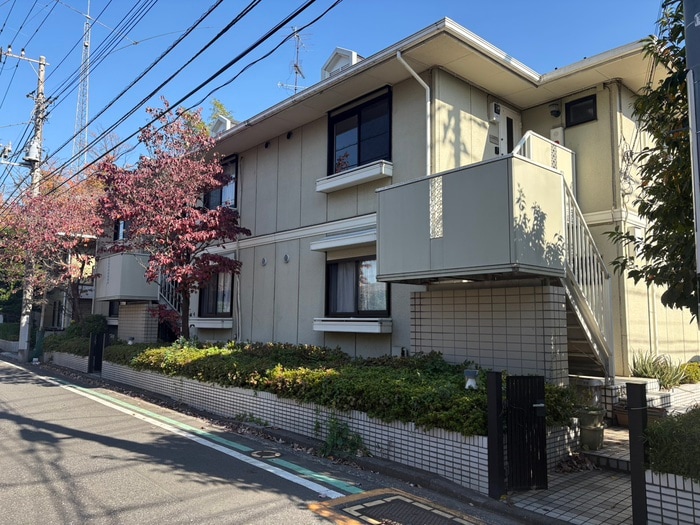 物件外観写真6　(エントランス部分)