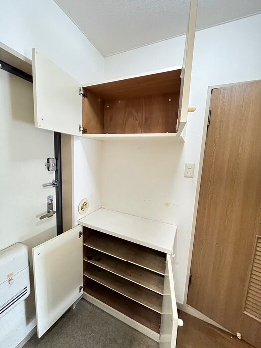 物件内観写真15　(靴箱)
