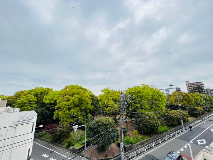 物件内観写真17　(室内からの展望)