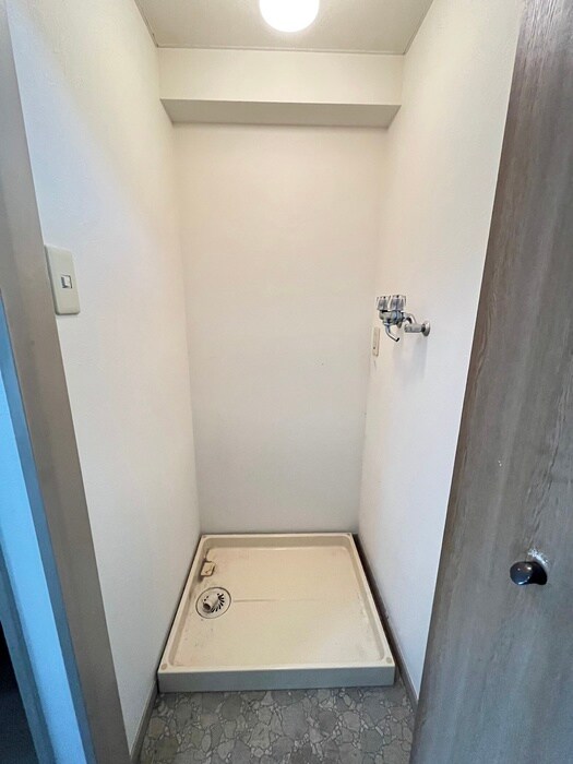 物件内観写真18　(洗濯機置場)