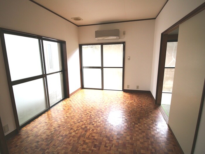 物件内観写真2　(居室)