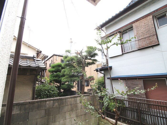 物件内観写真11　(室内からの展望)