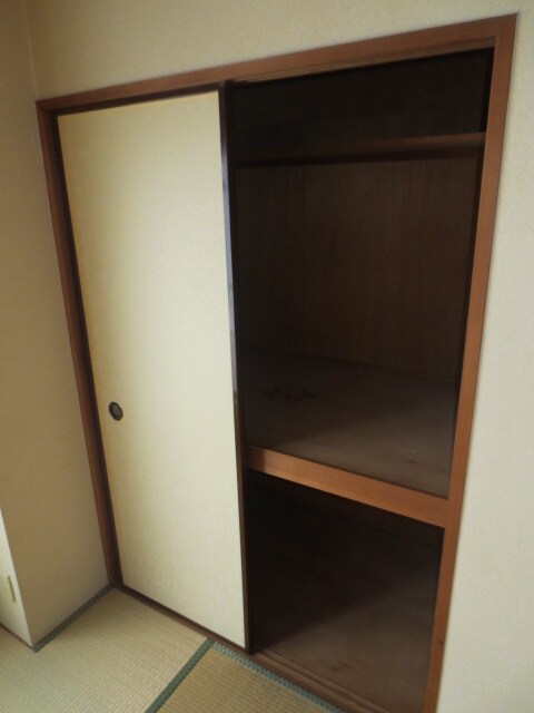 物件内観写真10　(収納)