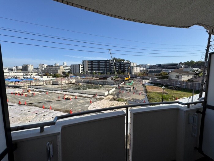 物件内観写真17　(室内からの展望)