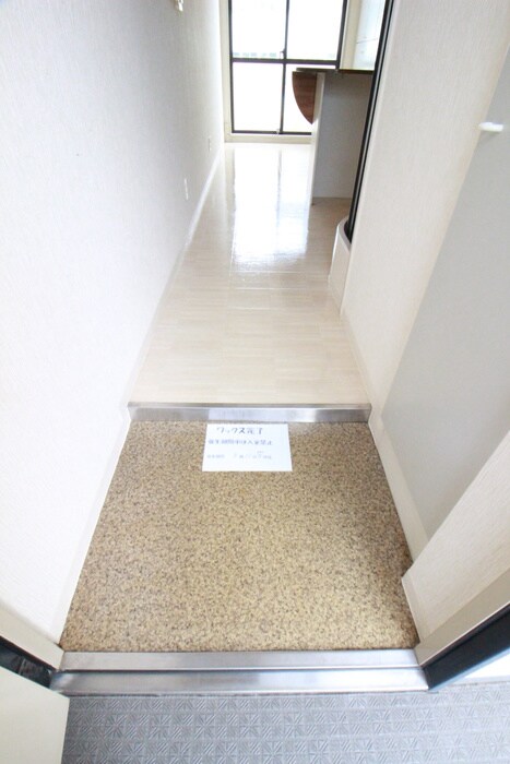 物件内観写真18　(玄関)