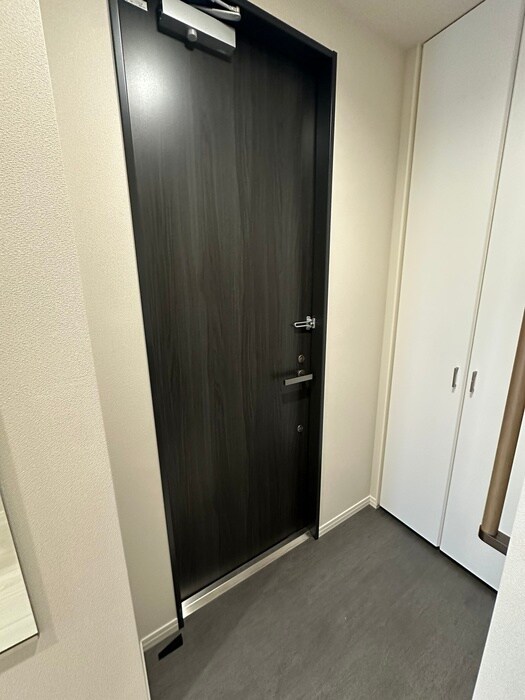 物件内観写真4　(玄関)