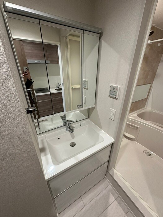 物件内観写真8　(洗面)