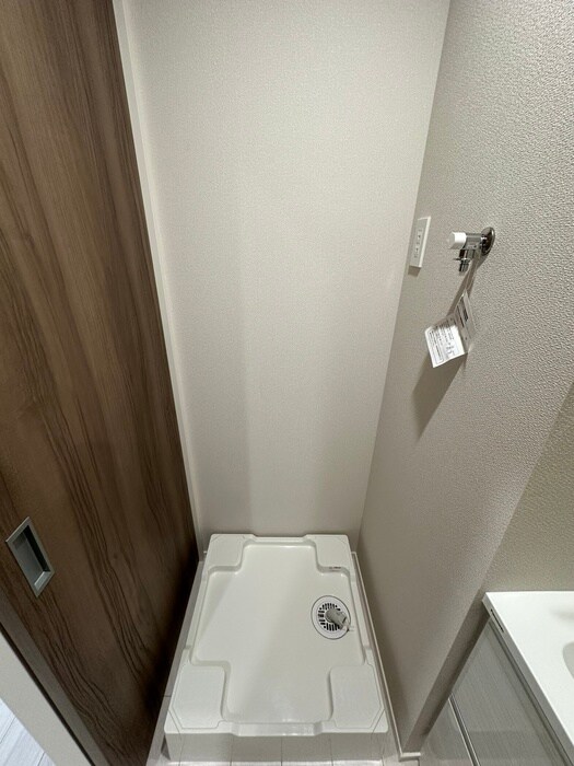 物件内観写真9　(洗濯機置場)