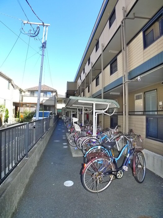 物件外観写真5　(駐輪場)