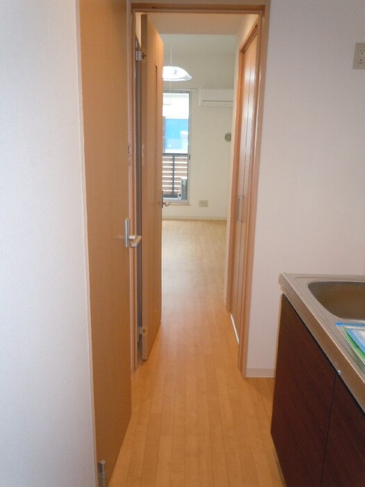 物件内観写真4　(廊下)