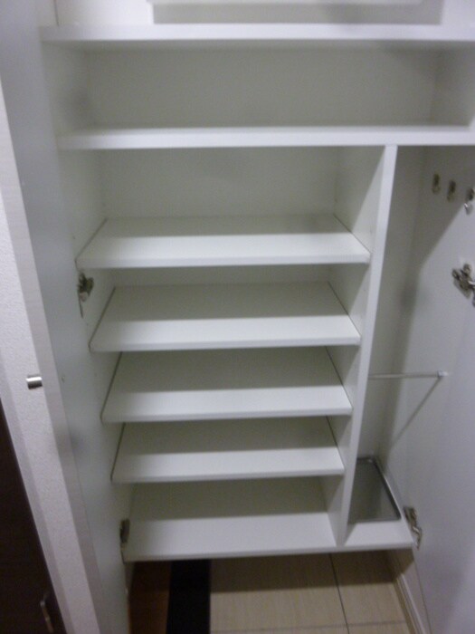 物件内観写真16　(靴箱)