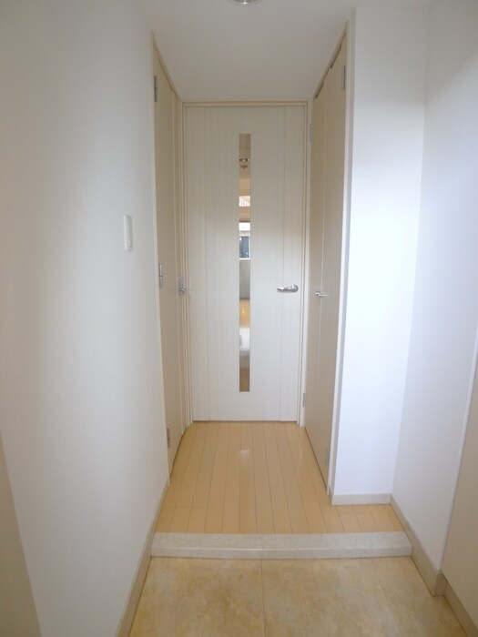 物件内観写真11　(玄関)