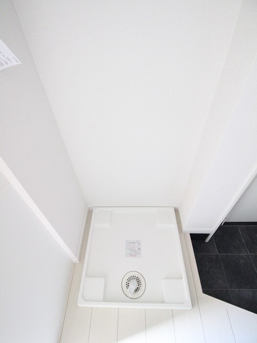 物件内観写真10　(洗濯機置場)