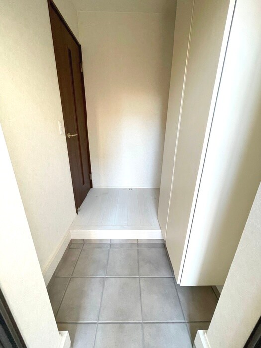 物件内観写真19　(玄関)