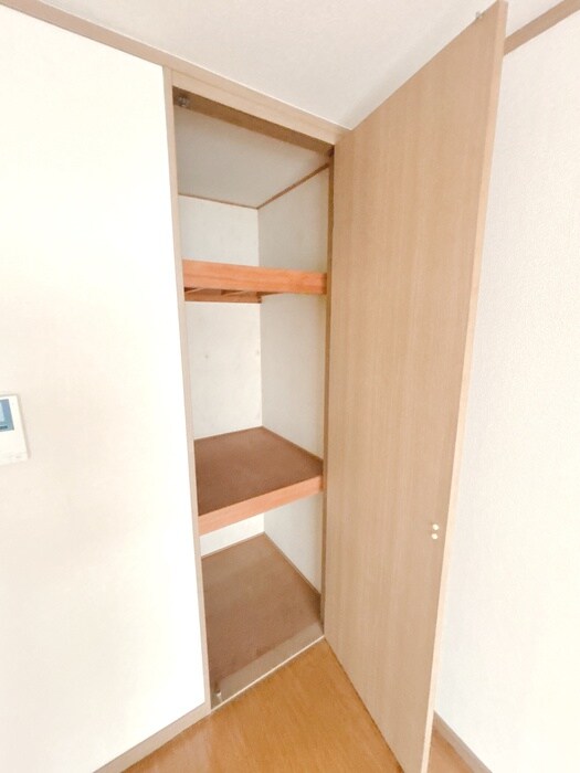 物件内観写真10　(収納)