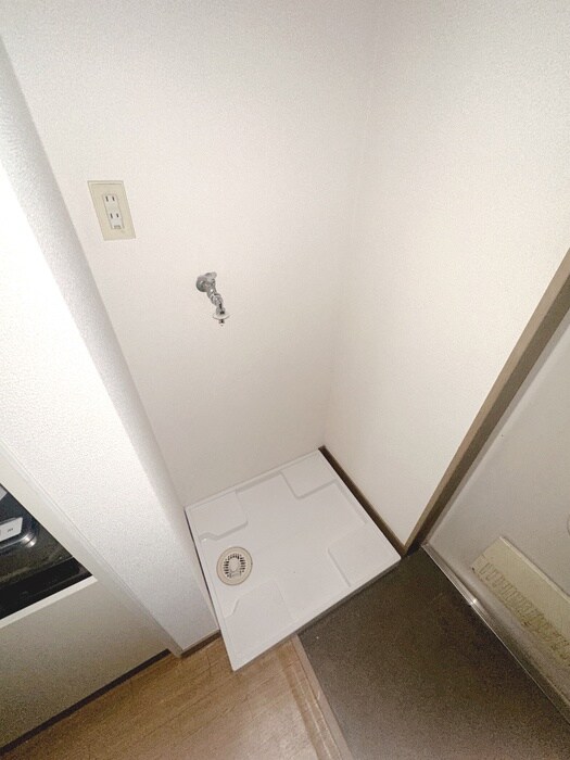 物件内観写真17　(洗濯機置場)