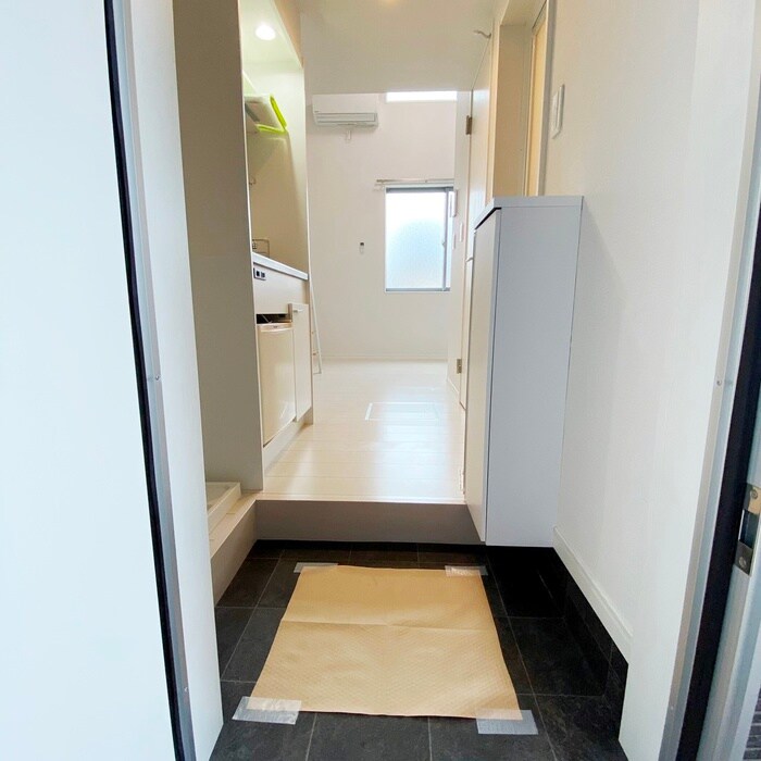 物件内観写真16　(玄関)