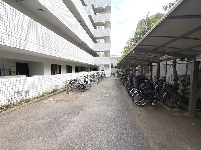 物件外観写真4　(駐輪場)