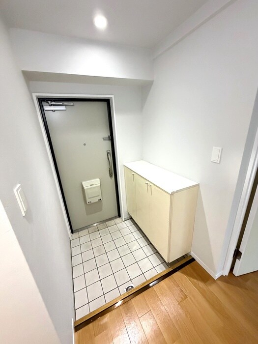 物件内観写真21　(玄関)