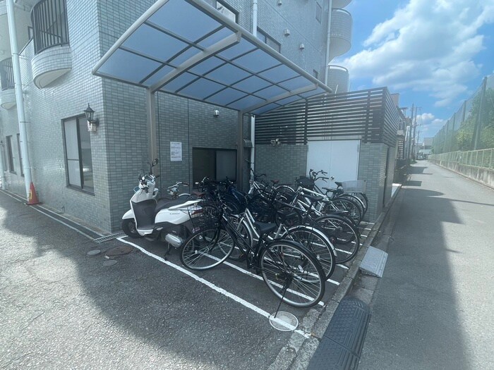 物件外観写真6　(駐輪場)