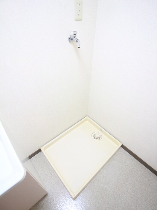 物件内観写真15　(洗濯機置場)