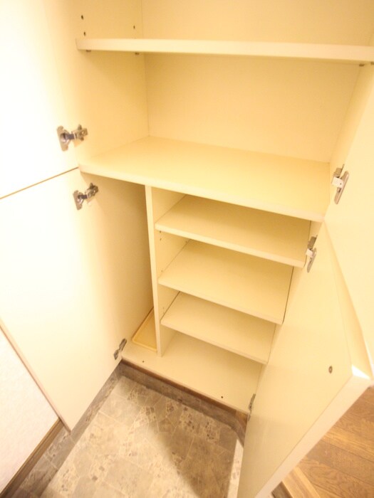 物件内観写真18　(靴箱)