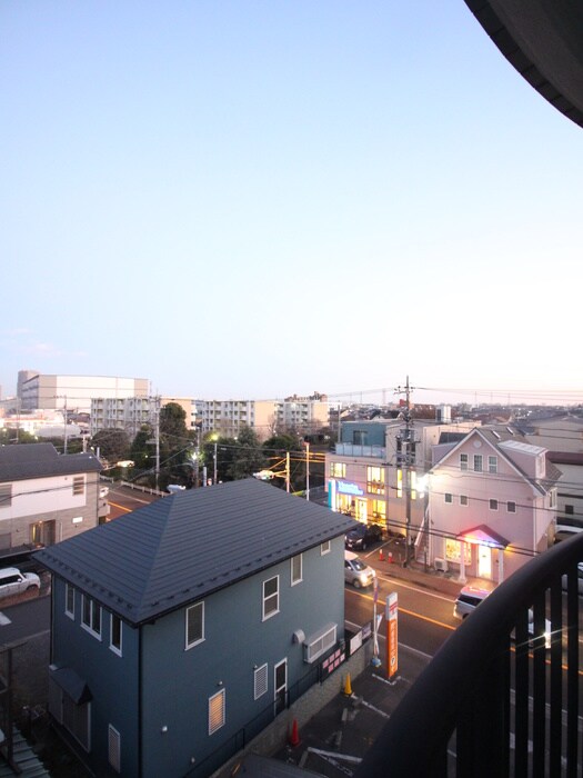 物件内観写真20　(室内からの展望)