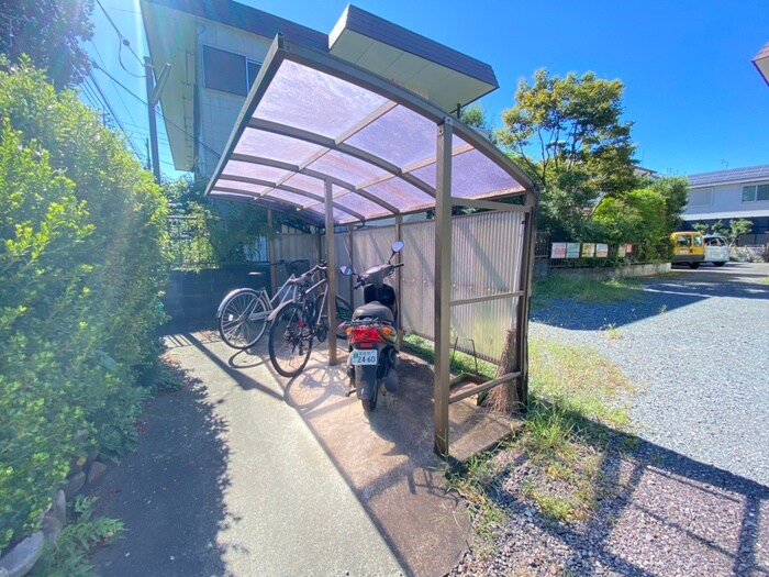 物件外観写真3　(駐輪場)