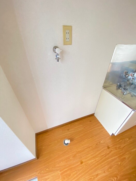 物件内観写真16　(洗濯機置場)