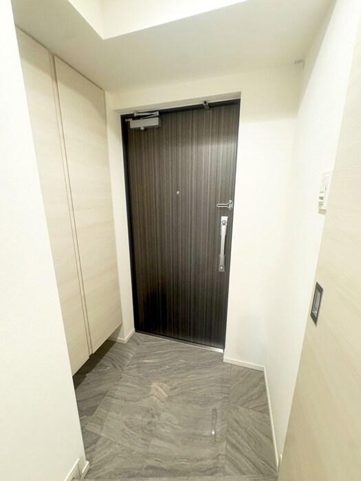 物件内観写真18　(玄関)