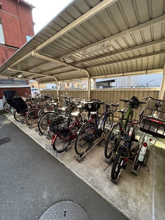 物件外観写真3　(駐輪場)
