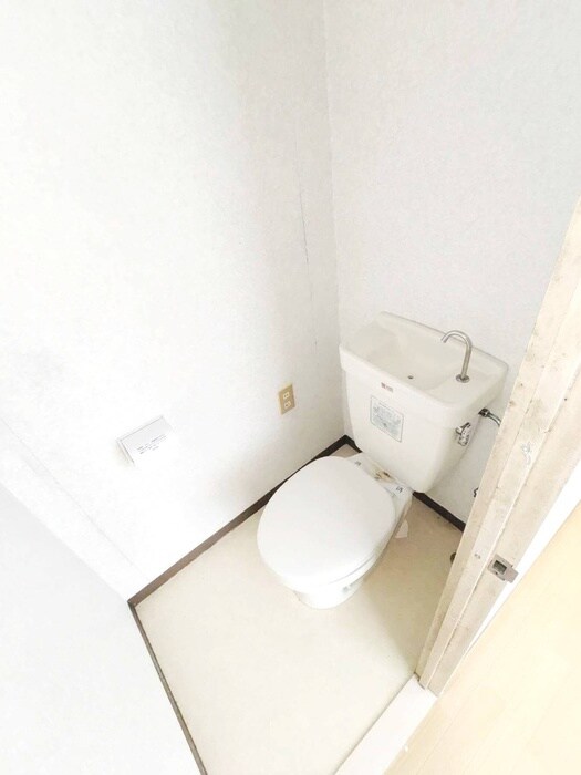 物件内観写真14　(トイレ)