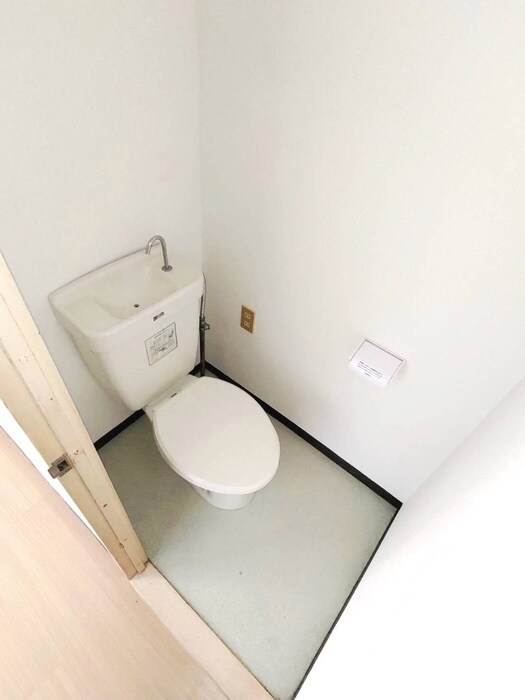 物件内観写真14　(トイレ)