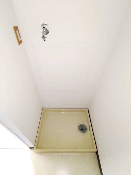 物件内観写真18　(洗濯機置場)