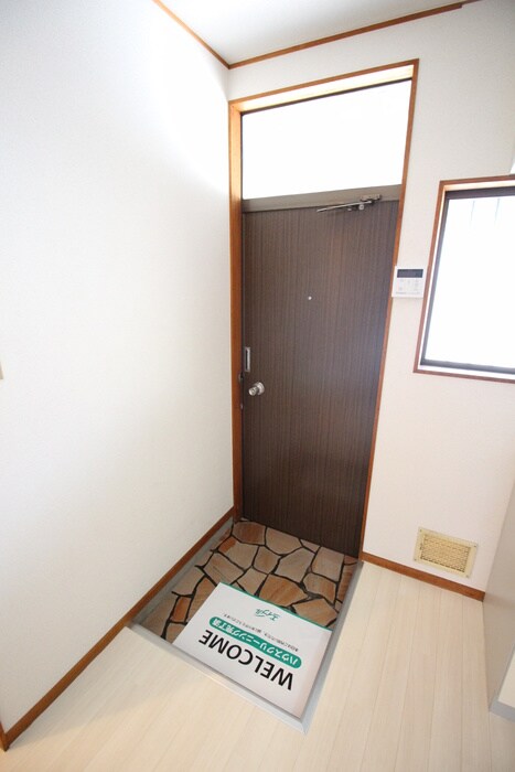 物件内観写真13　(玄関)