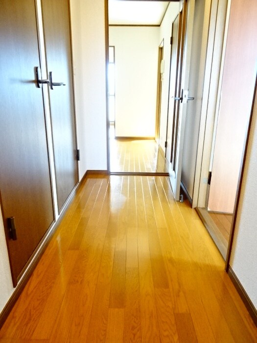 物件内観写真17　(廊下)