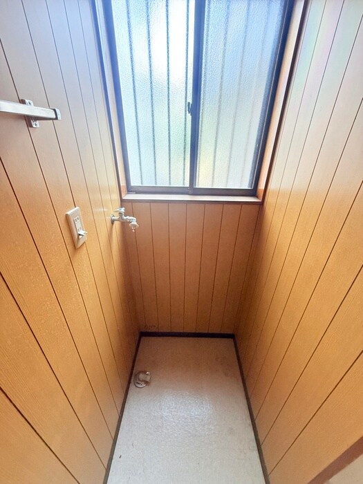 物件内観写真12　(洗濯機置場)