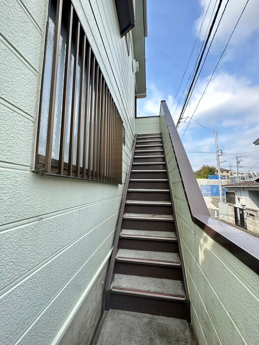 物件外観写真5　(エントランス部分)