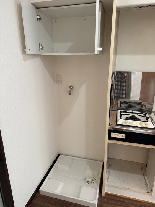 物件内観写真14　(洗濯機置場)