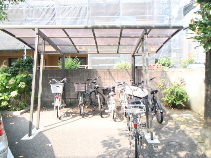 物件外観写真4　(駐輪場)