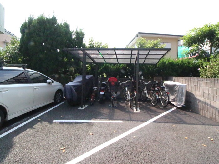 物件外観写真5　(駐輪場)