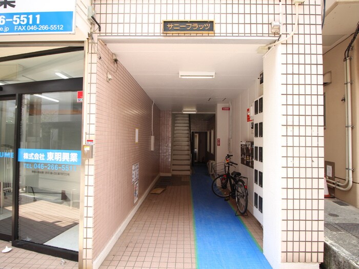 物件外観写真4　(エントランス部分)