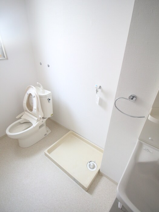 物件内観写真10　(洗濯機置場)