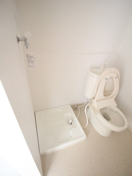 物件内観写真11　(洗濯機置場)