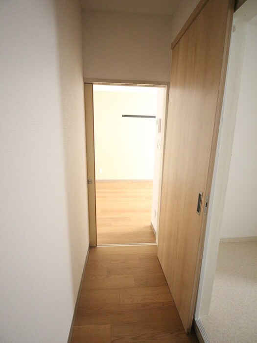 物件内観写真14　(廊下)