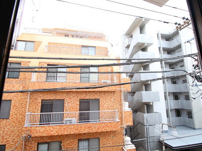 物件内観写真16　(室内からの展望)