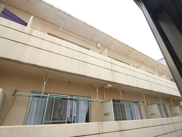 物件内観写真16　(室内からの展望)