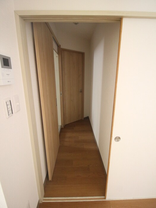 物件内観写真21　(廊下)