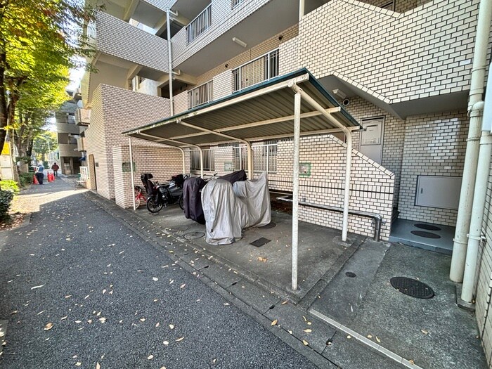 物件外観写真5　(駐輪場)