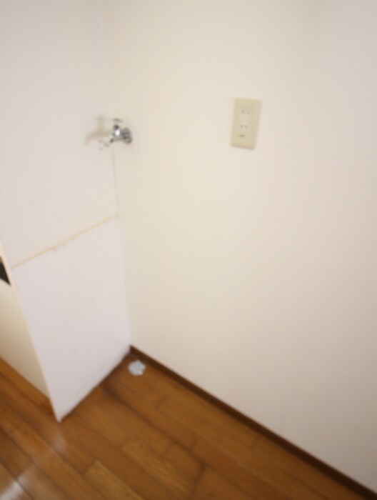 物件内観写真14　(洗濯機置場)